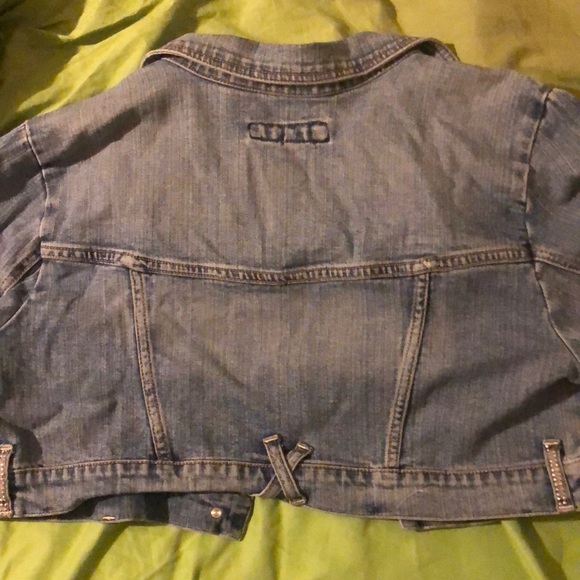 Cropped Jean Jacket - Picture 6 of 7